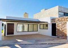 Casas en venta - 246m2 - 2 recámaras - Chichí Suárez - $1,950,000