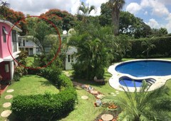 jardines de cuernavaca. casa con alberca. tranquilidad y ubicación