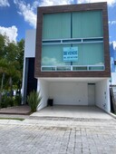 en venta, hermosa casa en la cima. excelente ubicación