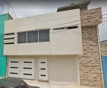 Amplia Y Conservada Casa A La Venta En Ciudad Nezahualcóyotl, Remate Bancario