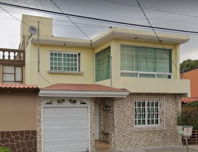 Casa En Venta De Recuperación Bancaria En Profesa 59, Jardines De Santa Mónica. Fjma17