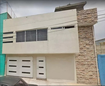 Casa En Venta En La Perla ¡somos La Agencia De Las Familias Exigentes!