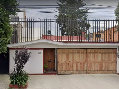 Fantástico Remate Bancario, Casa A La Venta En La Bella Zona De Coyoacán