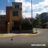 Casa en venta con local comercial en Tecámac CDMX Fraccionamiento Hacienda del Bosque - 2 recámaras - 105 m2
