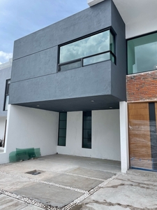 Casa En Venta Con Recamara En Pb En Juriquilla, Queretaro