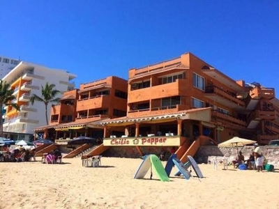 Departamento tipo loft en venta en Mazatlan a pie de playa en Zona Dorada