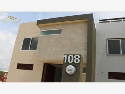 New House te ofrece excelente casa en Venta ubicada: Casa en venta