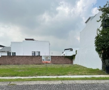 Terreno en Venta en el Sur, frente a parque