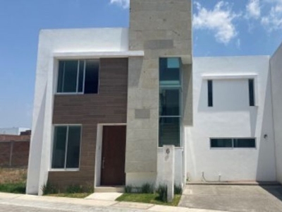 Venta casas nuevas en condominio, en Cholula. Por Plaza Explanada