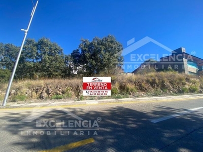 VENTA DE TERRENO EN EL CAMPO DE CLUB ALTOZANO .