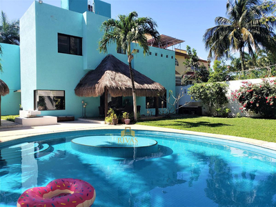 Amplia Casa En Venta Dentro De Residencial Campestre Cancún