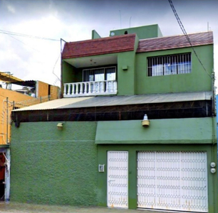 Casa En Col. Benito Juárez, Nezahualcóyotl. Oportunidad De Remate Bancario, No Créditos.