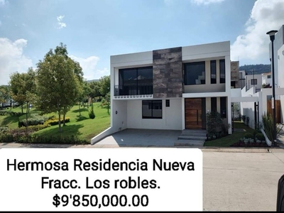 Casa en venta en LOS ROBLES, ZAPOPAN