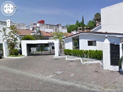 CASA REMODELADA EN ZONA EXCLUSIVA DE ZAPOPAN, LOMAS DEL VALLE