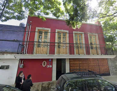 Casa Sola En Venta, Recuperación Hipotecaria En Barrio De Santa Catarina, Coyoacán, Cdmx. A4.