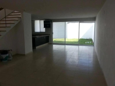 CASA EN RENTA EN JURIQUILLA SANTA FE EN CONDOMINIO PRIVADO LL