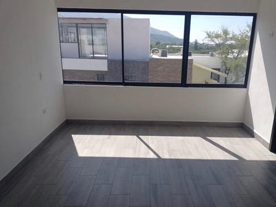 CASA EN VENTA EN CUMBRES DE SANTIAGO