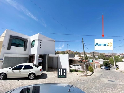 Casa AMUEBLADA en Renta en Zacatecas a pasos de Walmart Soriana Sams Club