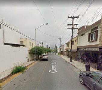 Casa en Venta en Villa de Las Cumbres Monterrey Nuevo Leon