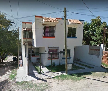 Doomos. Casa -REMATE BANCARIO, Unidad habitacional Lomas de Coapinole, Puerto Vallarta ¡Que no te la ganen!