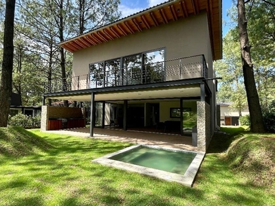Casa en venta Avenida Del Vergel 20b, Avándaro, Valle De Bravo, México, 51200, Mex