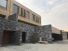 renta de moderna casa nueva, diseñada por arq. legorreta - 4 habitaciones - 530 m2