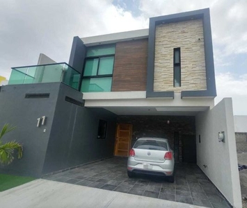 Casa en venta con recámara en p.b. Fracc. Lomas de La Rioja, Alvarado, Veracruz