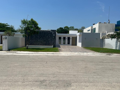 Casa De 1 Planta En Venta En La Rejoyada,komchén En Mérida,yucatán