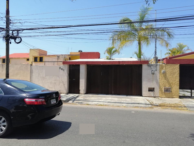 Casa De 1 Planta Sobre Avenida Principal En Benito Juárez Norte En Mérida,yucatán.