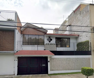 Casa En Recuperación Bancaria, Ubicada En Irrigación, Miguel Hidalgo. Fm17