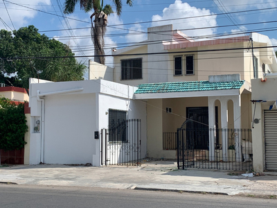 Casa En Renta 6 Habitaciones Sobre Avenida Cupules Mérida Yuc.