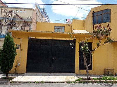 Casa En Venta Col. Club Jardín En Toluca
