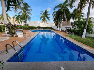 Casa En Venta En Residencial Quinta Madeira, Sm 50, Cancun, Quintana Roo. C3754