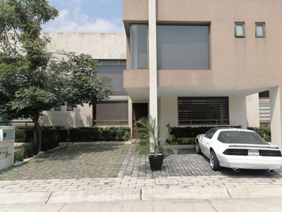 Casa En Venta En Valle De Las Fuentes Calimaya, Estado De México.