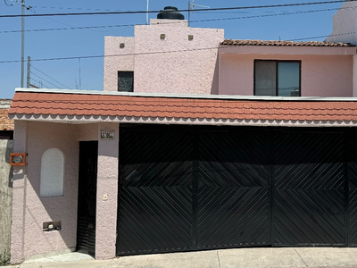 Casa En Venta En Zona Sur De Querétaro