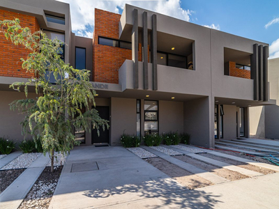 Casa En Zibatá Queretaro Con Terraza En Rec. Principal, Priv