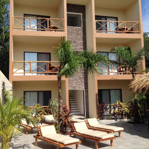 Casa - Hotel En Venta En Tulum, Quintana Roo, Santiago , Con 6 Habitaciones En Excelente Ubicación.