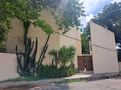 En Venta Para Oficina, Escuela Ó Comercio En Chuburná En Mérida,yucatán