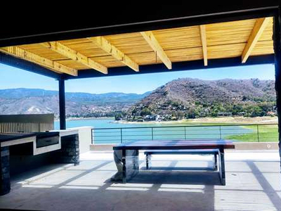 Se Vende Casa En Valle De Bravo Con Vista Y Acceso Al Lago.