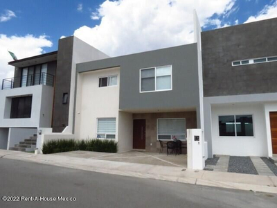 Venta, Casa Amueblada Y Con Estudio En Planta Baja. El Mirador