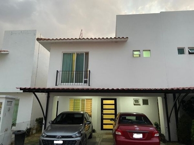 Casa en Venta en Misión privadas residenciales, remodelada.