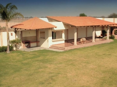 Casa en venta en Santa Cruz del Valle, Tlajomulco de Zuñiga