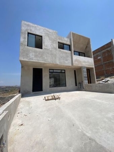 CASA EN VENTA LOMA ALTA TRES MARIAS