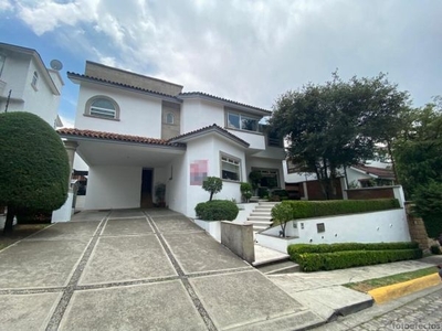 SE VENDE CASA EN LOMA DE VALLE ESCONDIDA ATIZAPAN DE ZARAGOZA.