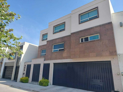 Casa En Venta En Cumbres Elite