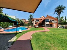 casa en venta con amplio jardín en cuernavaca - 7 baños - 900 m2