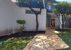 en venta, casa amplia con jardín en coyoacán - 4 recámaras - 4 baños - 292 m2