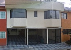 casa remodelada en fraccionamiento privado en atizapán