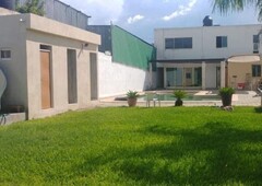 en venta casa amplia en cholul con piscina y 5 habitaciones