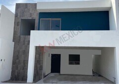 Casa en Venta con recámara en planta baja, Villa de las Palmas, Sector Viñedos, Torreón, Coahuila